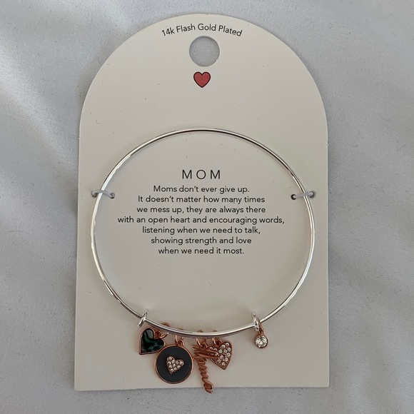 MOM Bracelet - Picture 1 of 2